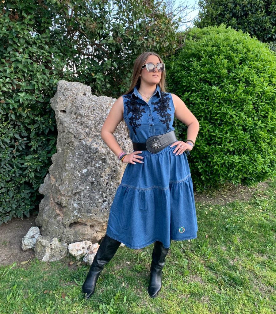 VESTIDO DENIM FLORES