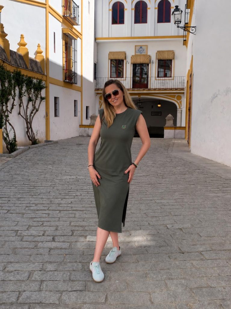 VESTIDO HOMBRERAS